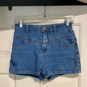 💥BDG denim jean shorts super high rise size 27